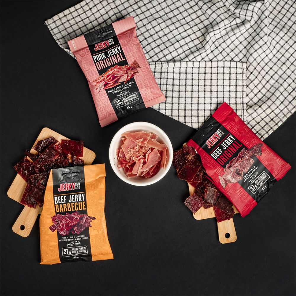 Jerky And Go Mješavina: 1 Jerky and Go Beef Jerky Original od 45g, 1 Jerky and Go Beef Jerky Barbecue od 45g, 1 Jerky and Go Pork Jerky Original od 45g 
