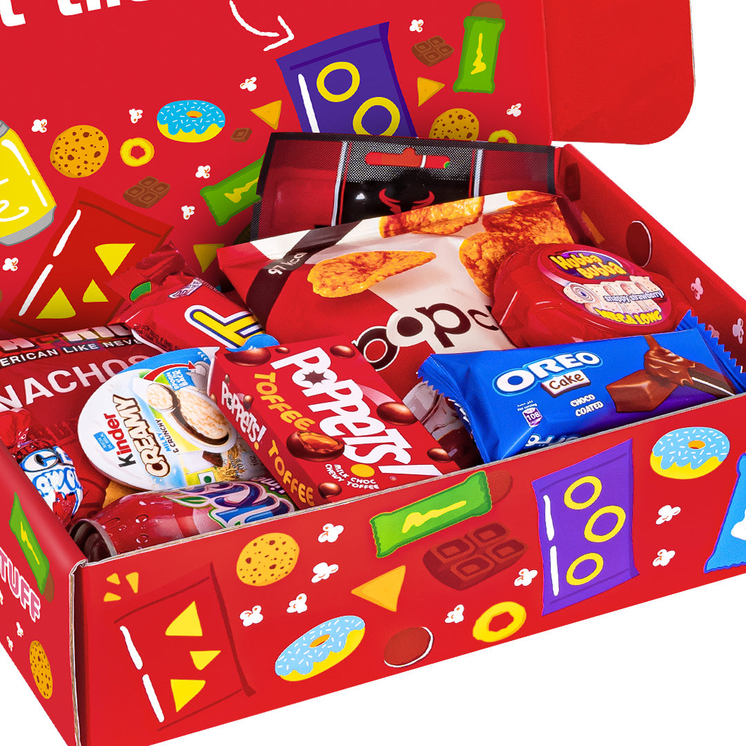 Snack Box "Volim te", kutija iznenađenja s 20 snack slatkiša, grickalica i napitaka 
