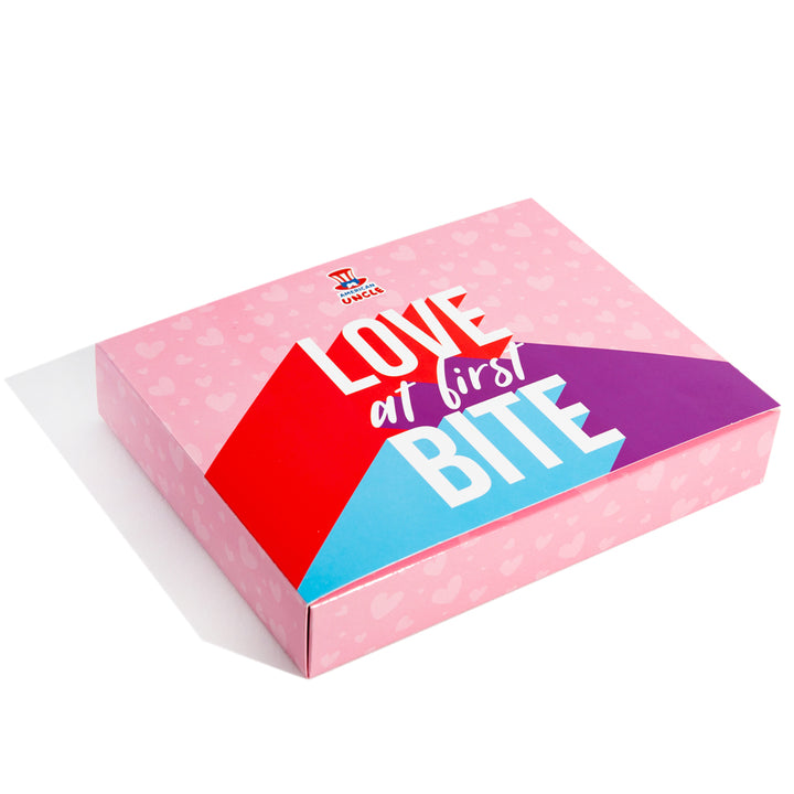 Love Bites Box, pakiranje od 12 kutijica čokoladica i bombona 